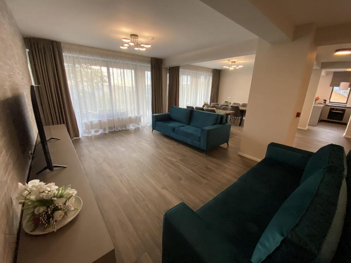 Pensiunea Piri Land คอมาร์นิค ภายนอก รูปภาพ