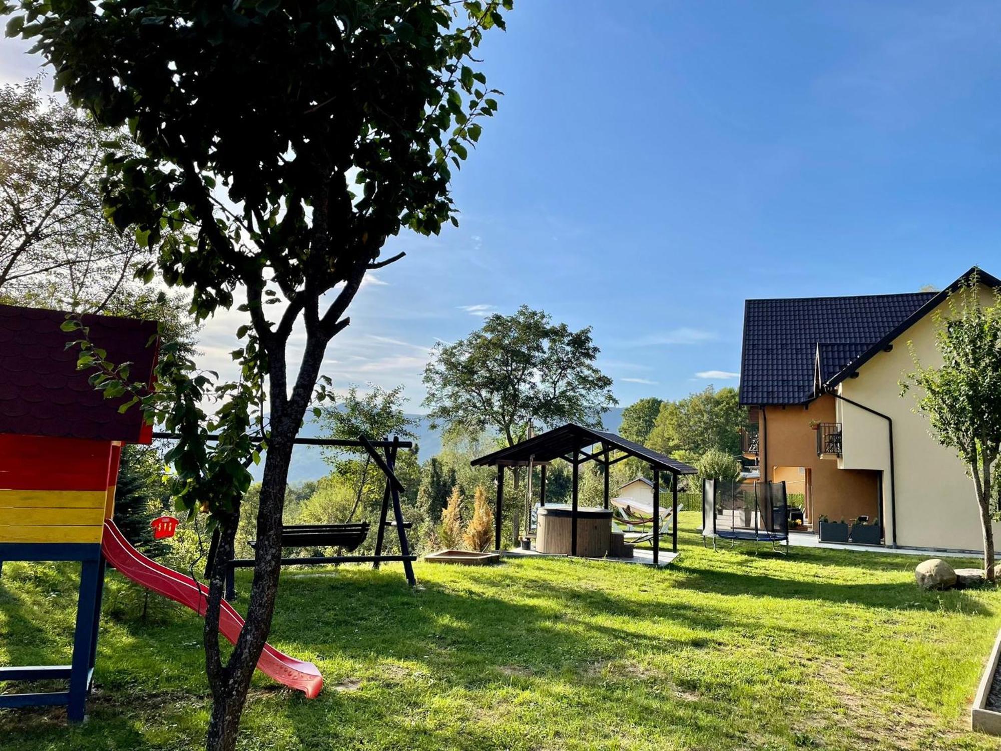 Pensiunea Piri Land คอมาร์นิค ภายนอก รูปภาพ